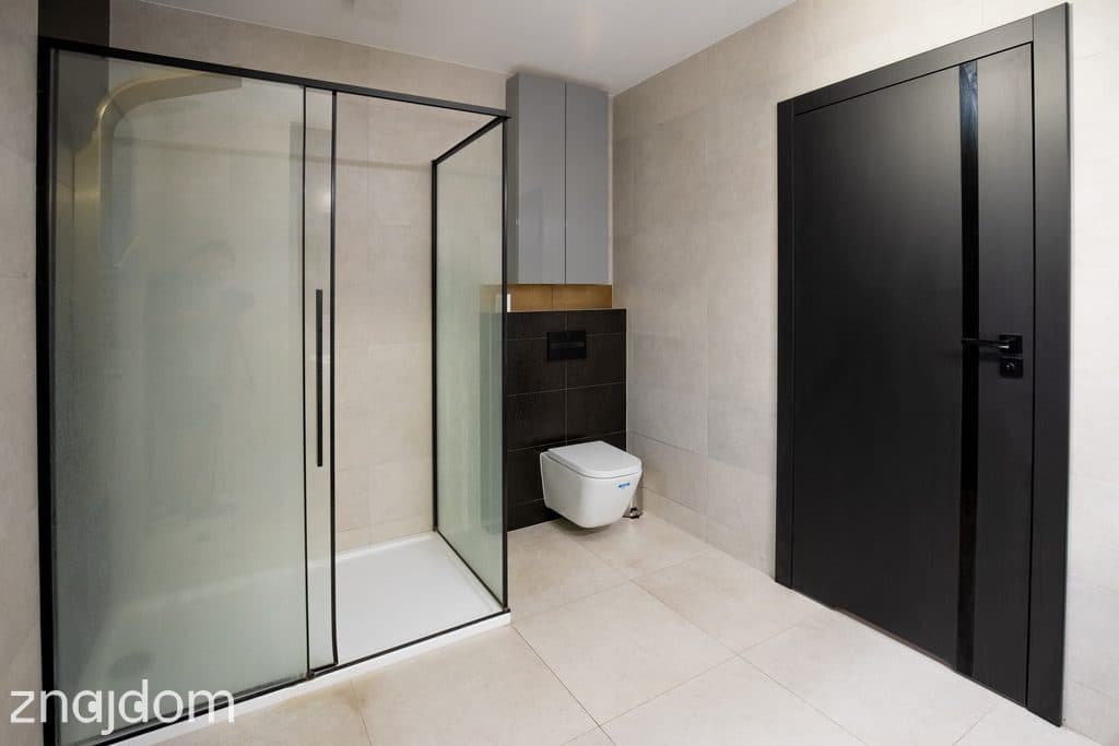 Mieszkaj i prowadź biznes! Dom 250m² + Hala 150m² - zdjęcie 12