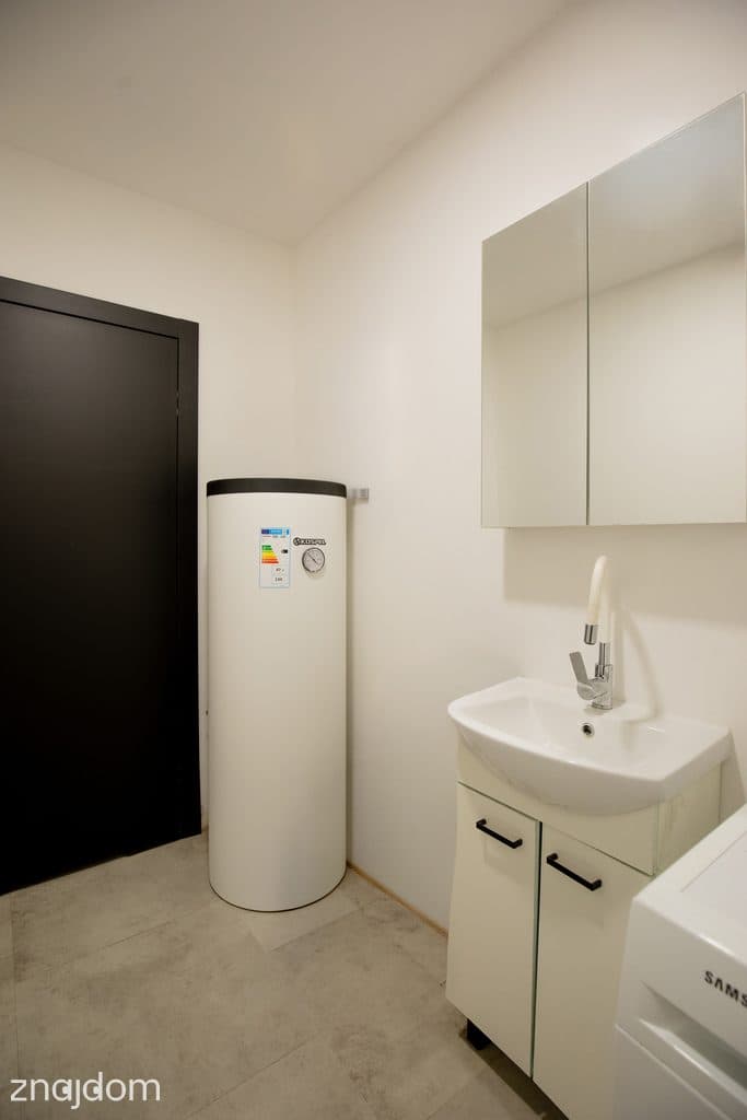 Mieszkaj i prowadź biznes! Dom 250m² + Hala 150m² - zdjęcie 15