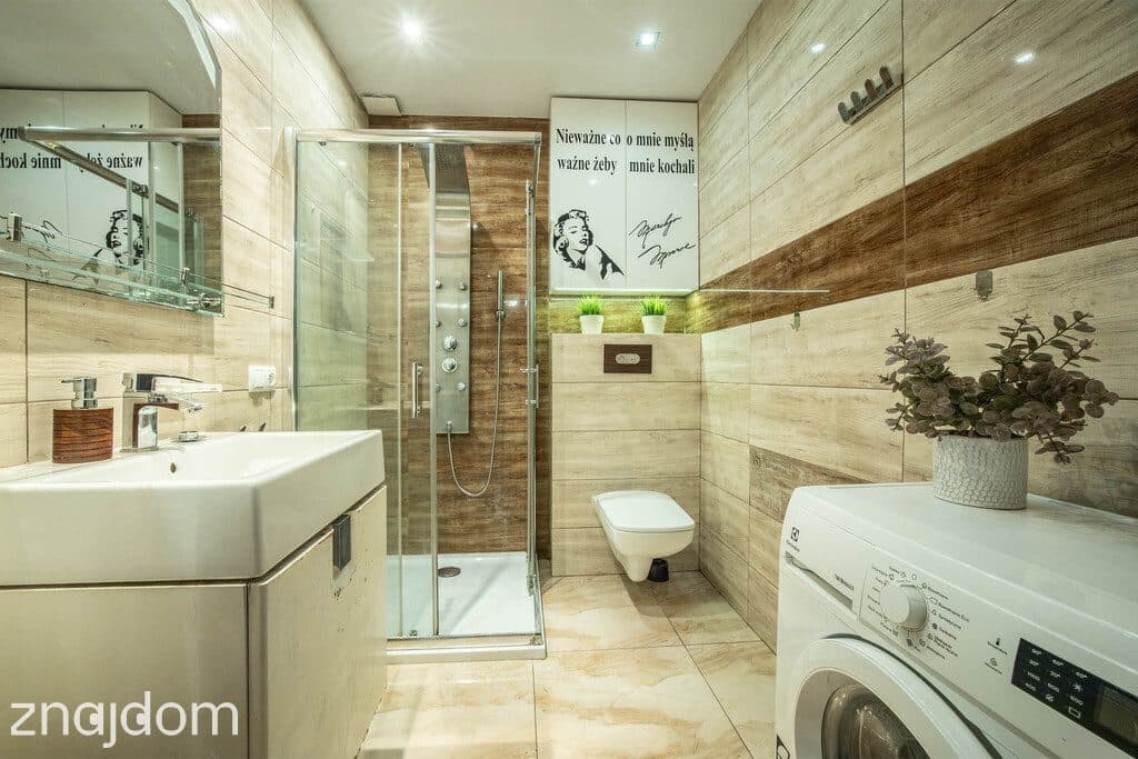 Gotowe 40 m2 w centrum z garażem i komórką - zdjęcie 3