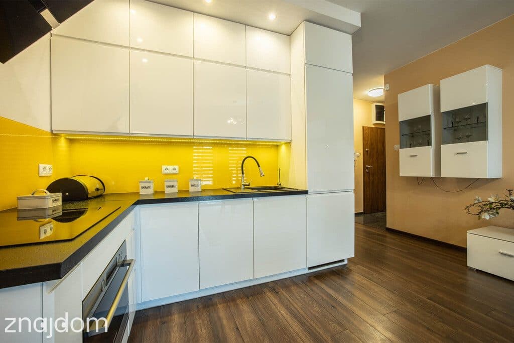 Gotowe 40 m2 w centrum z garażem i komórką - zdjęcie 5