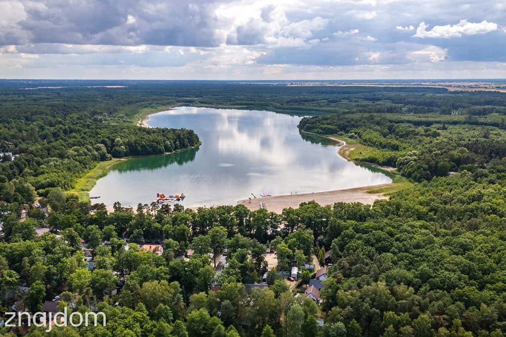 Działka budowlana z widokiem na jezioro