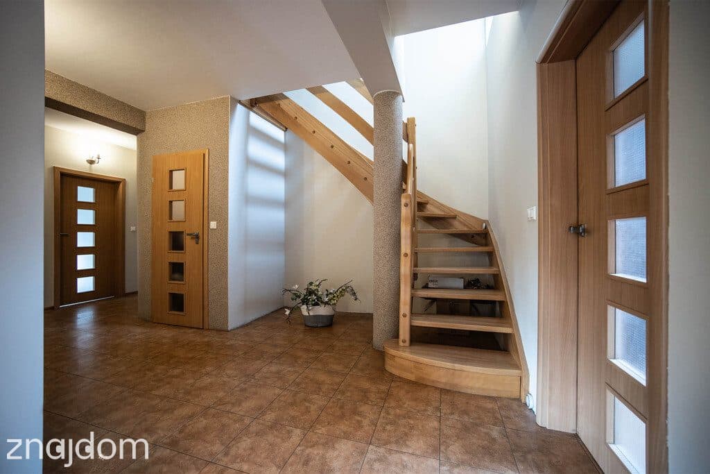 Dom ze Zgierza na ulicy Jeża - zdjęcie 15