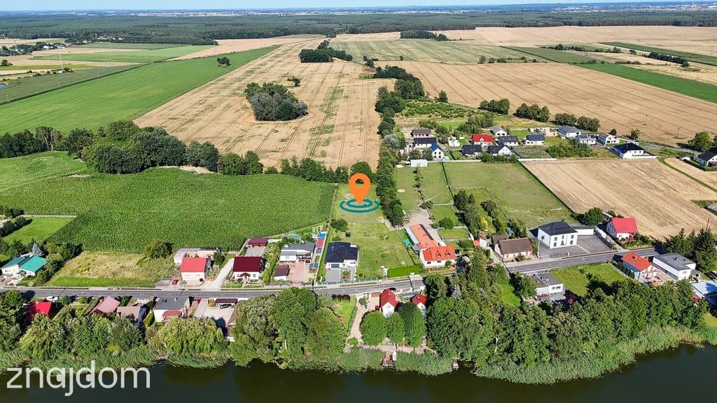 Urokliwa miejscowość nad jeziorem | działka z WZ