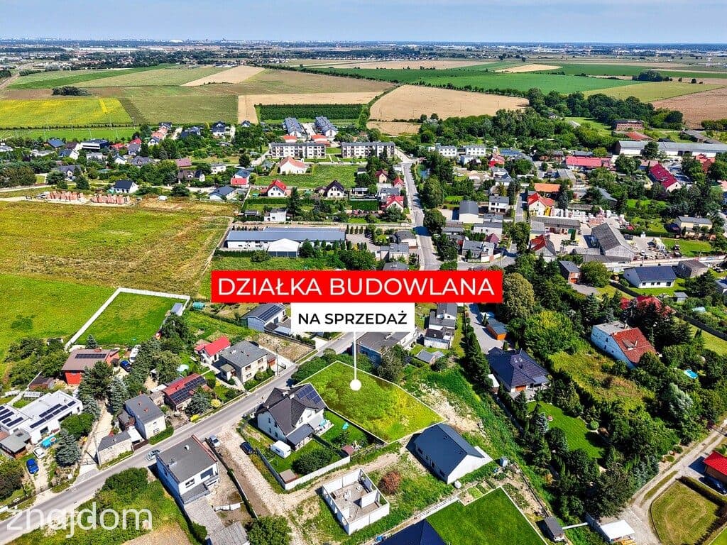 Dopiewiec: Działka 673m² | media | droga