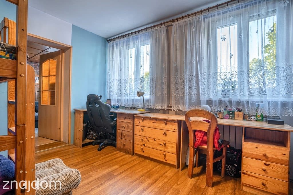Zamieszkaj w centrum, 2 garaże i podwórko - zdjęcie 8