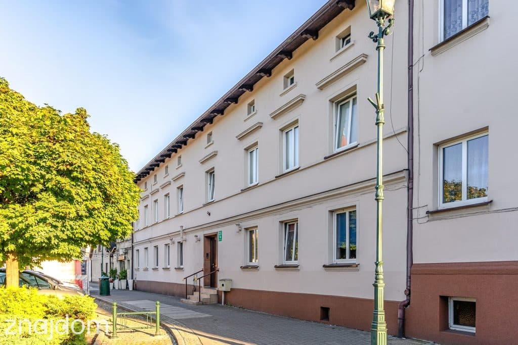 Zamieszkaj w centrum, 2 garaże i podwórko - zdjęcie 15