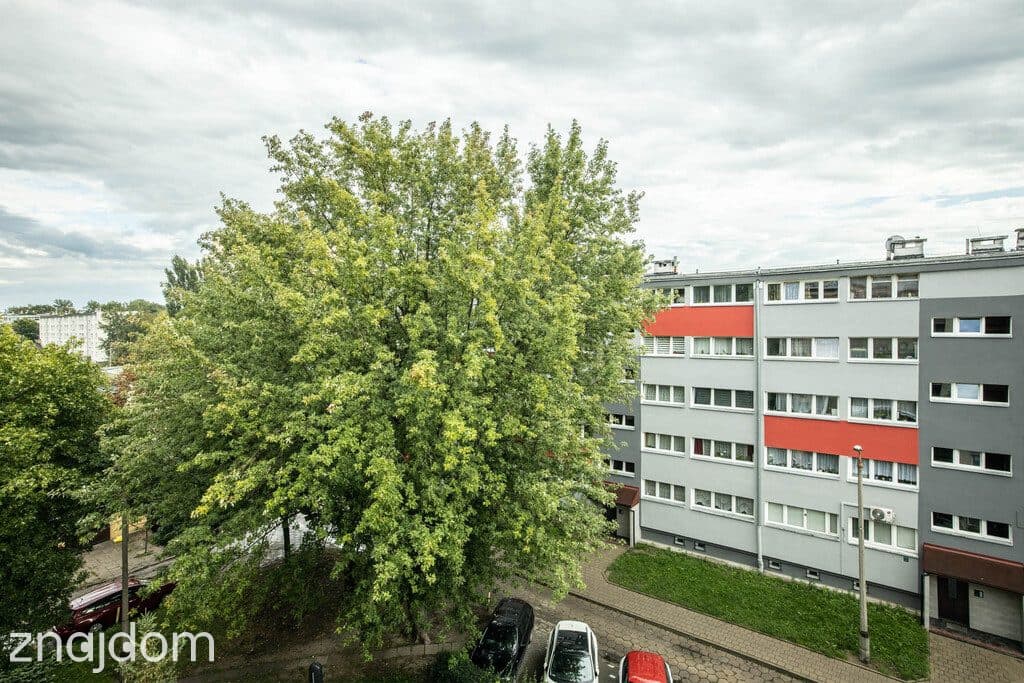 Dwa pokoje, balkon i spokój na ostatnim piętrze - zdjęcie 12
