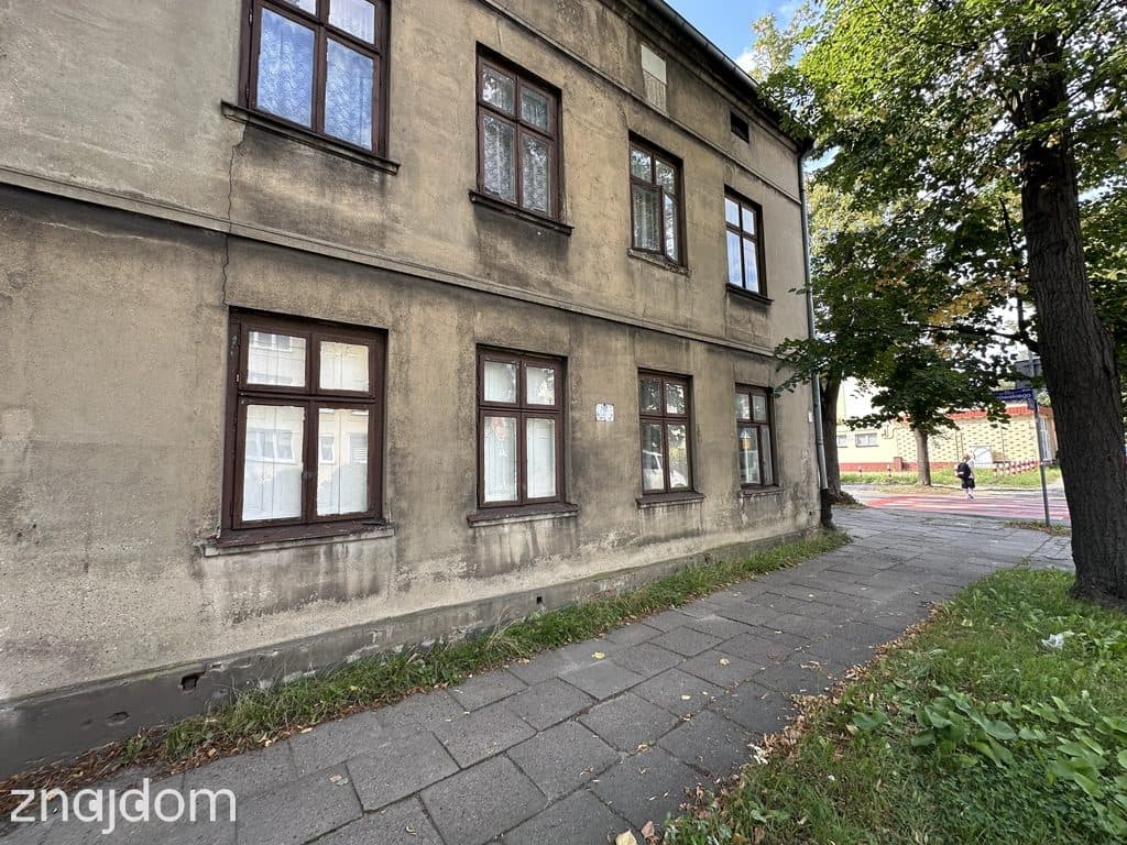 Narożna kamienica w Pabianicach - 290 m² - zdjęcie 2
