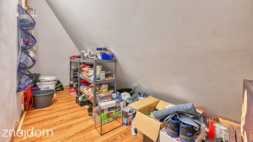 4 pokojowe mieszkanie, spiżarka,2 balkony, ogródek i parking - zdjęcie 18