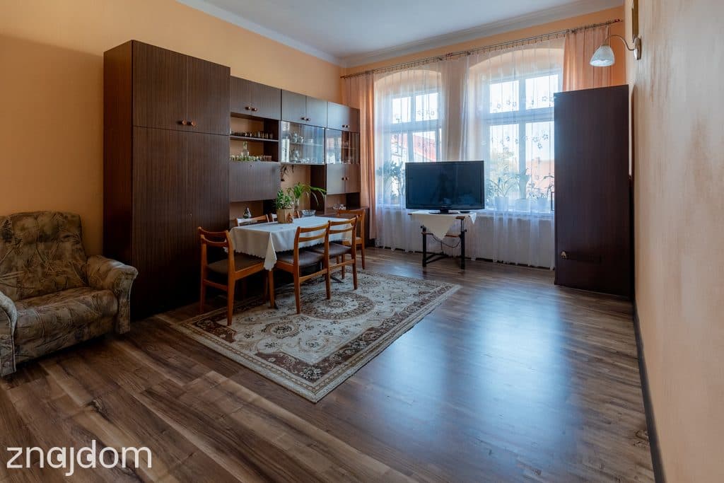 130 m², ogród i garaż – idealne dla rodziny lub na prestiżowe biuro - zdjęcie 11