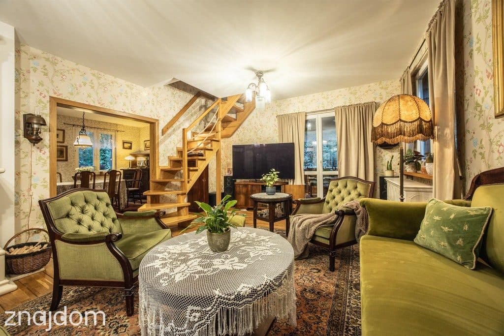 Urokliwy dom w sercu Sokolnik, 129 m2 stylu i 1035 m2 leśnej oazy! - zdjęcie 2