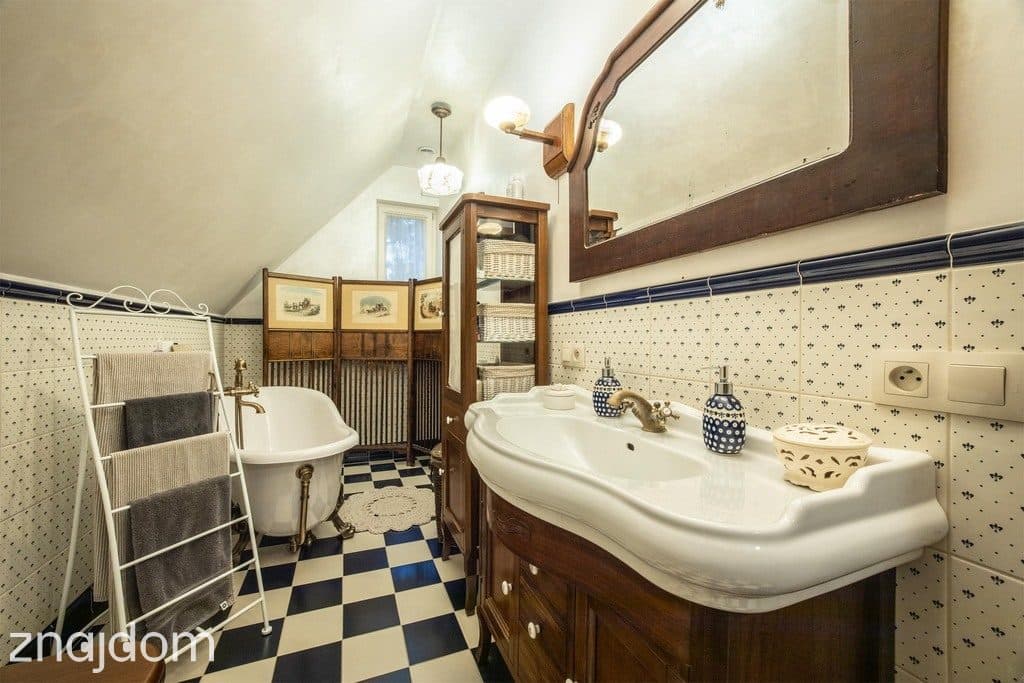 Urokliwy dom w sercu Sokolnik, 129 m2 stylu i 1035 m2 leśnej oazy! - zdjęcie 12