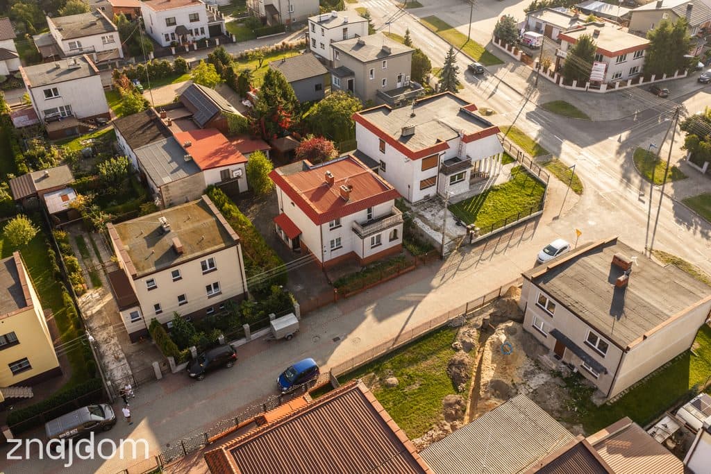 Dom 165 m² z pięknym ogrodem i 2 garażami | Konin, - zdjęcie 3
