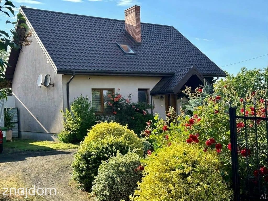 Sielankowy dom+ 2 białe gołębie pokoju w gratisie!