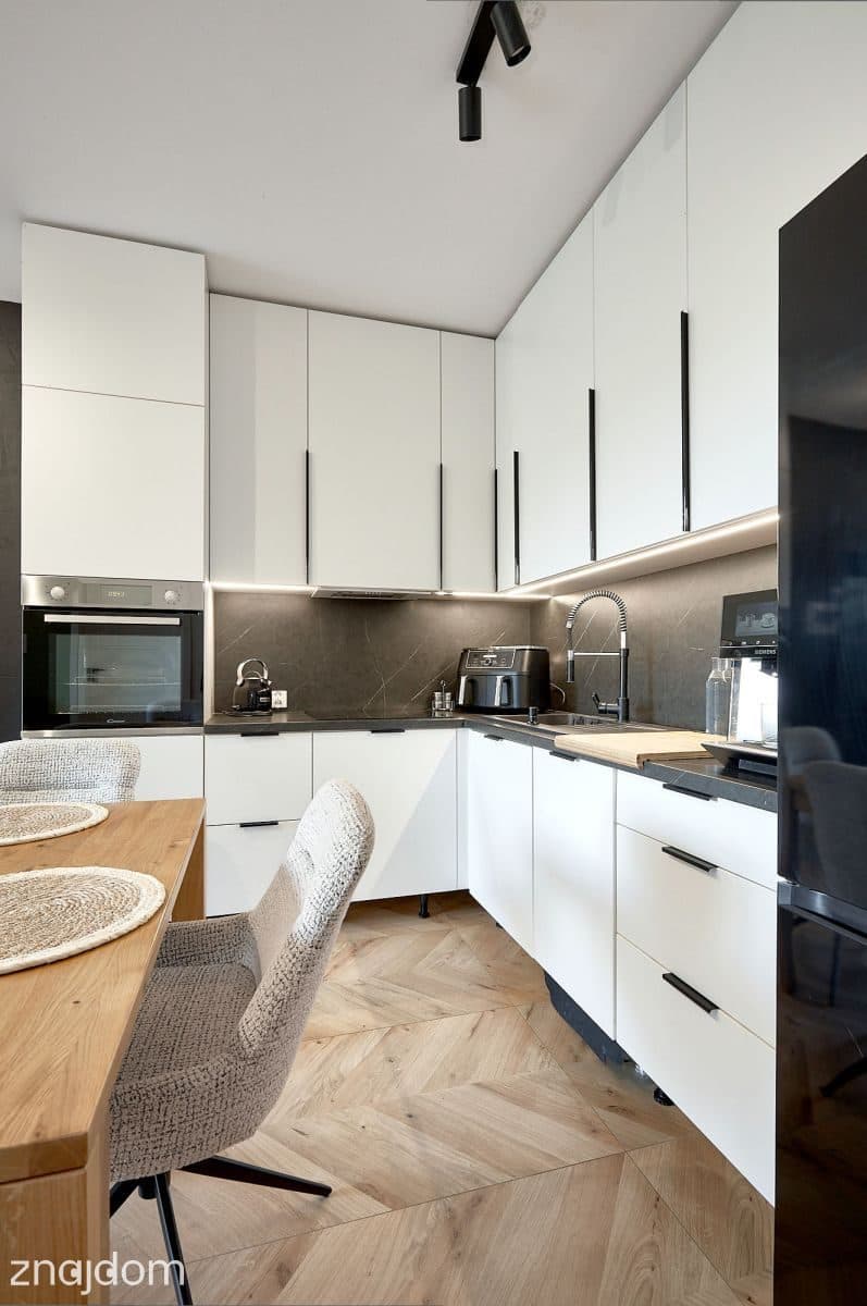 Mieszkanie z tarasem i ogrodem, 54m2 + 120m2 - zdjęcie 13