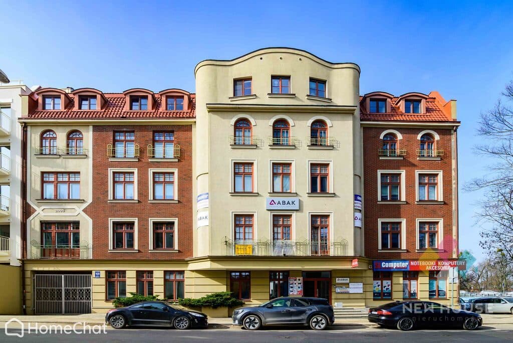 Śródmieście, lokal na parterze, 200 m2, witryna