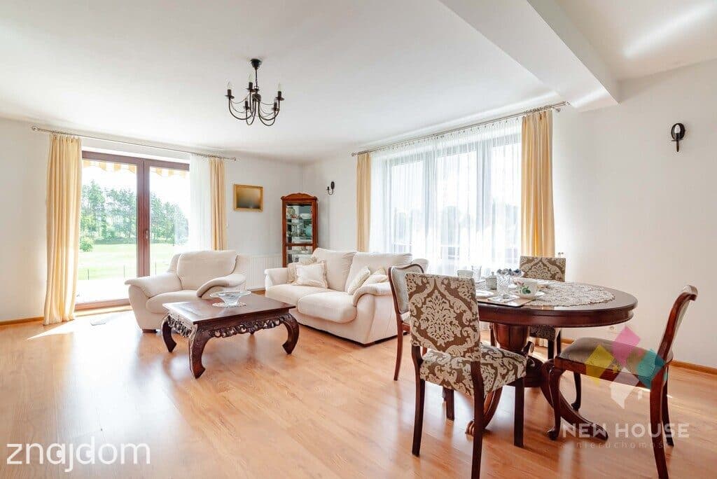 Dom na wzniesieniu z tarasem, działka 5882 m2 - zdjęcie 3