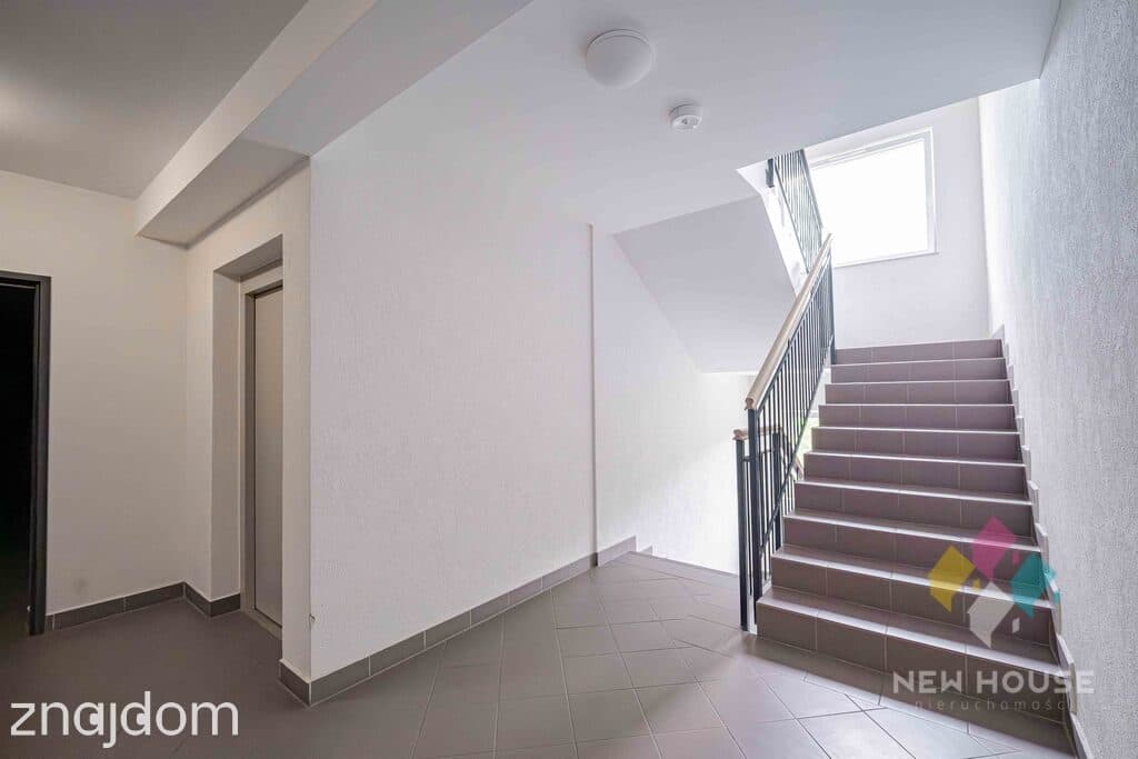 Bartąska, 2-poziomowe mieszkanie, balkon, winda - zdjęcie 9
