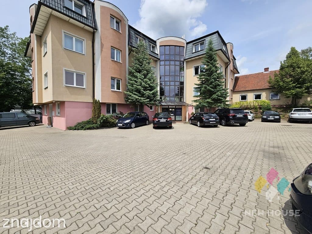 Lokal 17 m2, parking, atrakcyjna cena z mediami