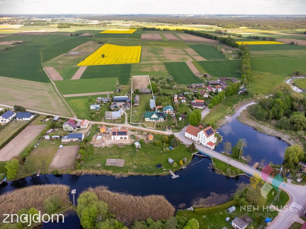 Dom nad rzeką koło Ełku, w stylu dworkowym - zdjęcie 2