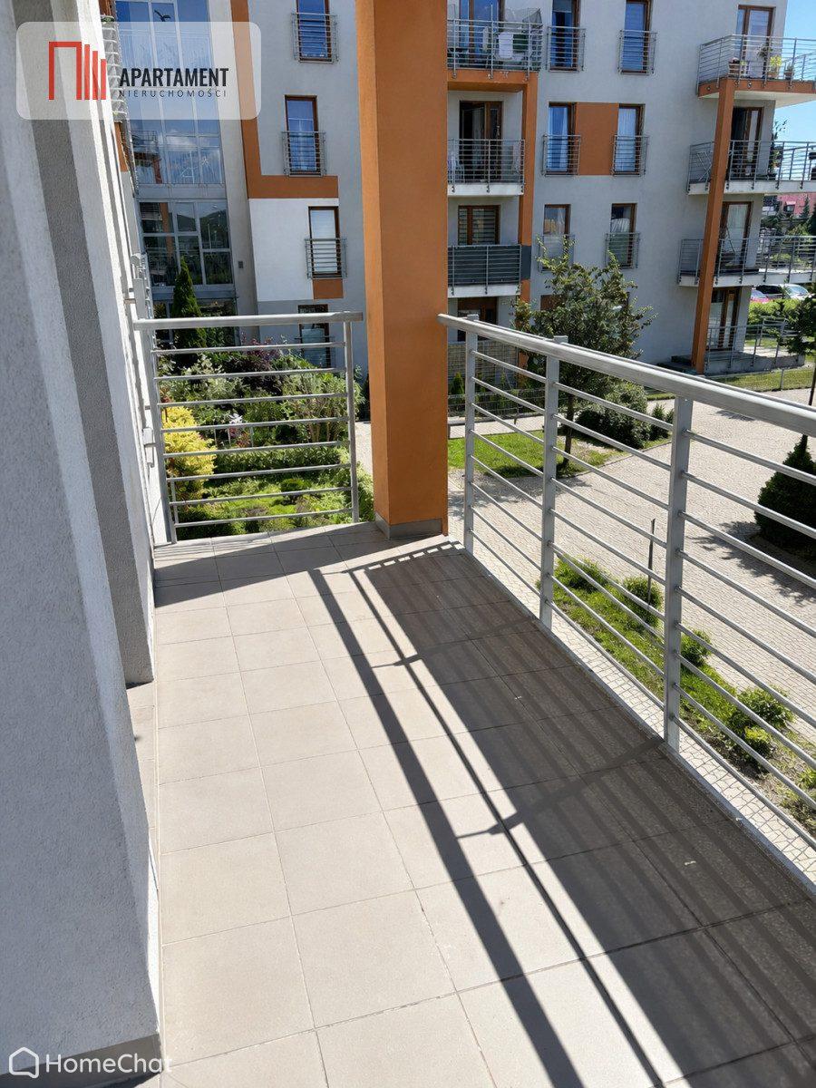 72m2, 3 pokoje, balkon, hala garażowa