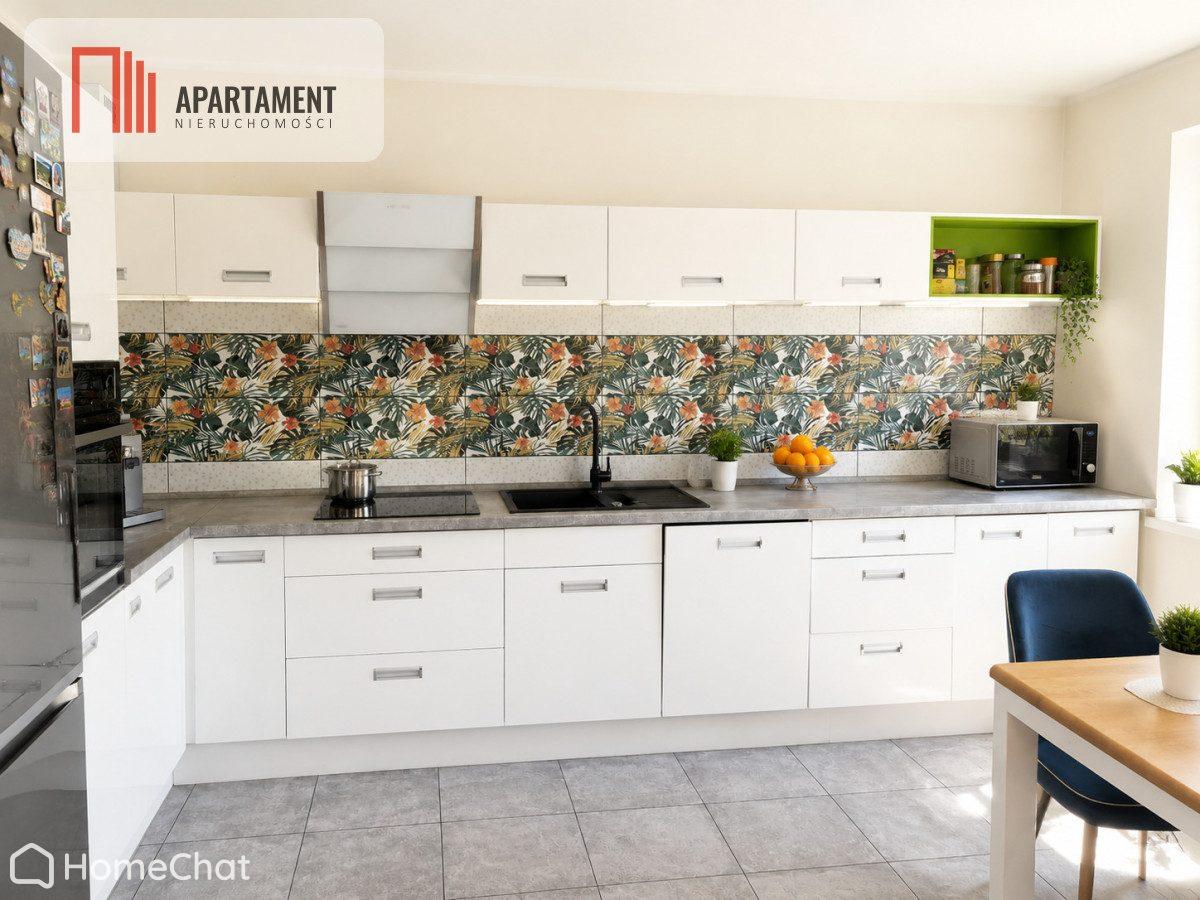 72m2, 3 pokoje, balkon, hala garażowa