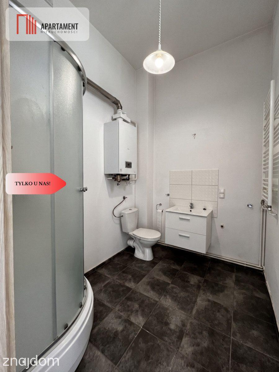 * Ustawna kawalerka 36,7m2 z dużą kuchnią - zdjęcie 11