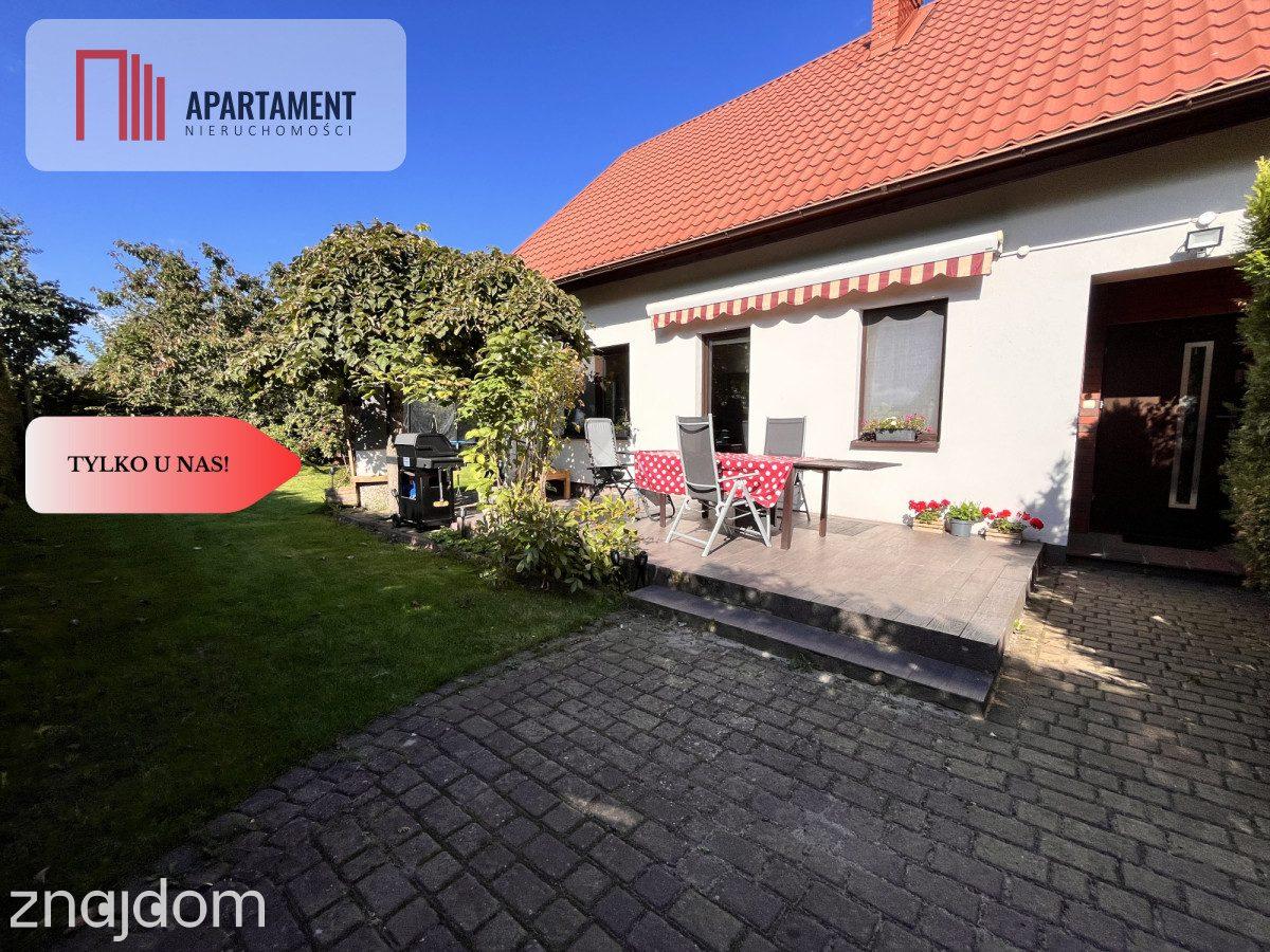 Przestronny dom rodzinny w otoczeniu zieleni - zdjęcie 3