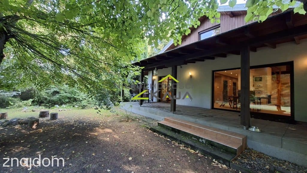 Dom z linią brzegową, przy lesie. Puszcza Notecka
