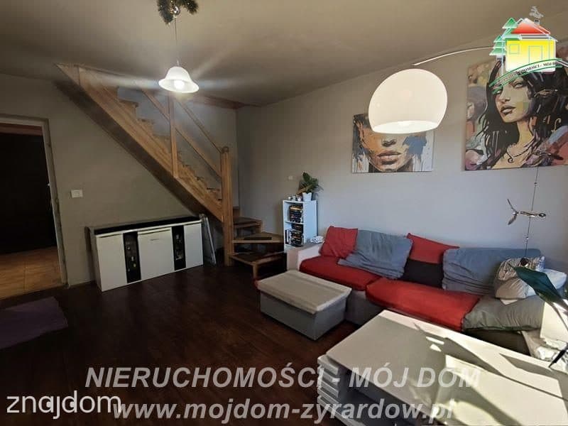 Nieduży dom niedaleko centrum Jaktorowa. - zdjęcie 2