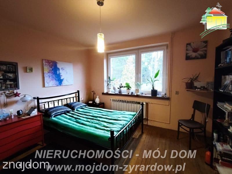 Nieduży dom niedaleko centrum Jaktorowa. - zdjęcie 8