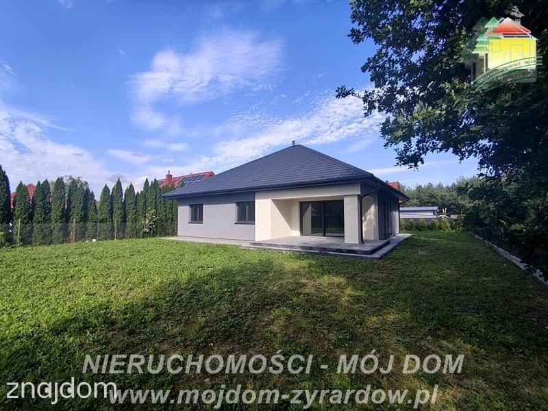 Dom w stanie deweloperskim, spokojna okolica.