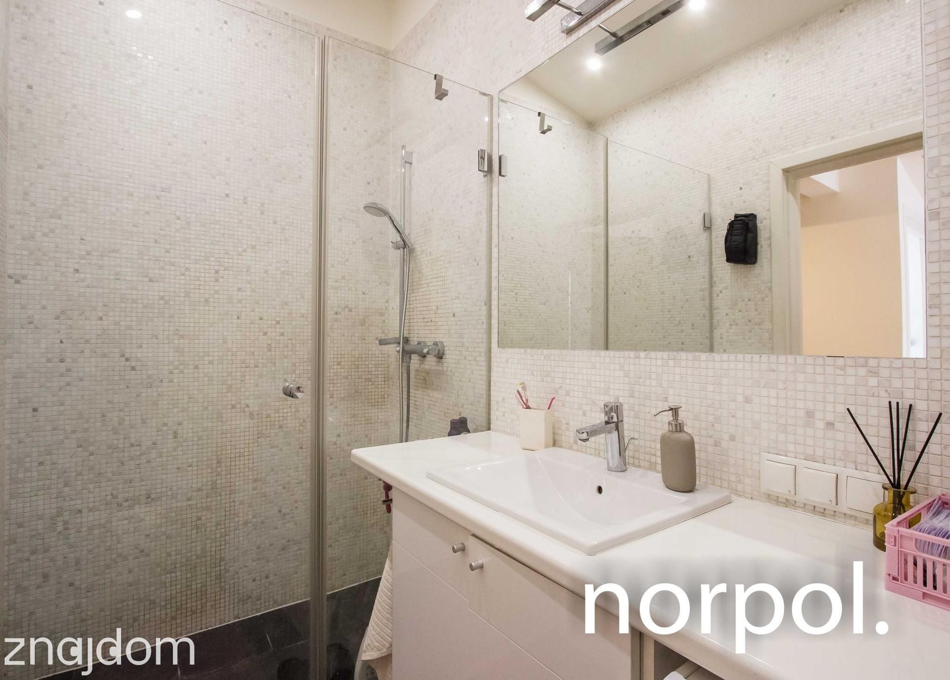 Stylowy apartament z jedną sypialnią i tarasem w centrum Kazimierza - zdjęcie 11