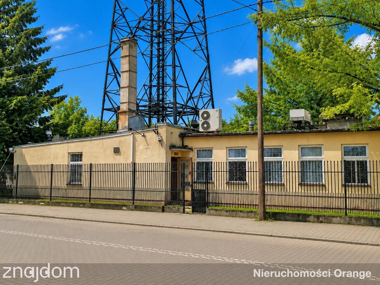 Działka z budynkami techniczno-gospodarczymi - zdjęcie 2