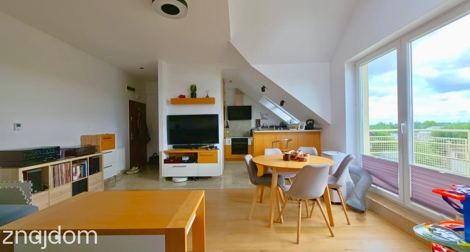 2 pokoje | Balkon | Hala garażowa | Kameralne osiedle | Niski czynsz - zdjęcie 3