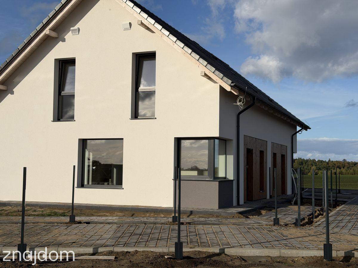 Bliźniak pod miastem z dużą działką - zdjęcie 3