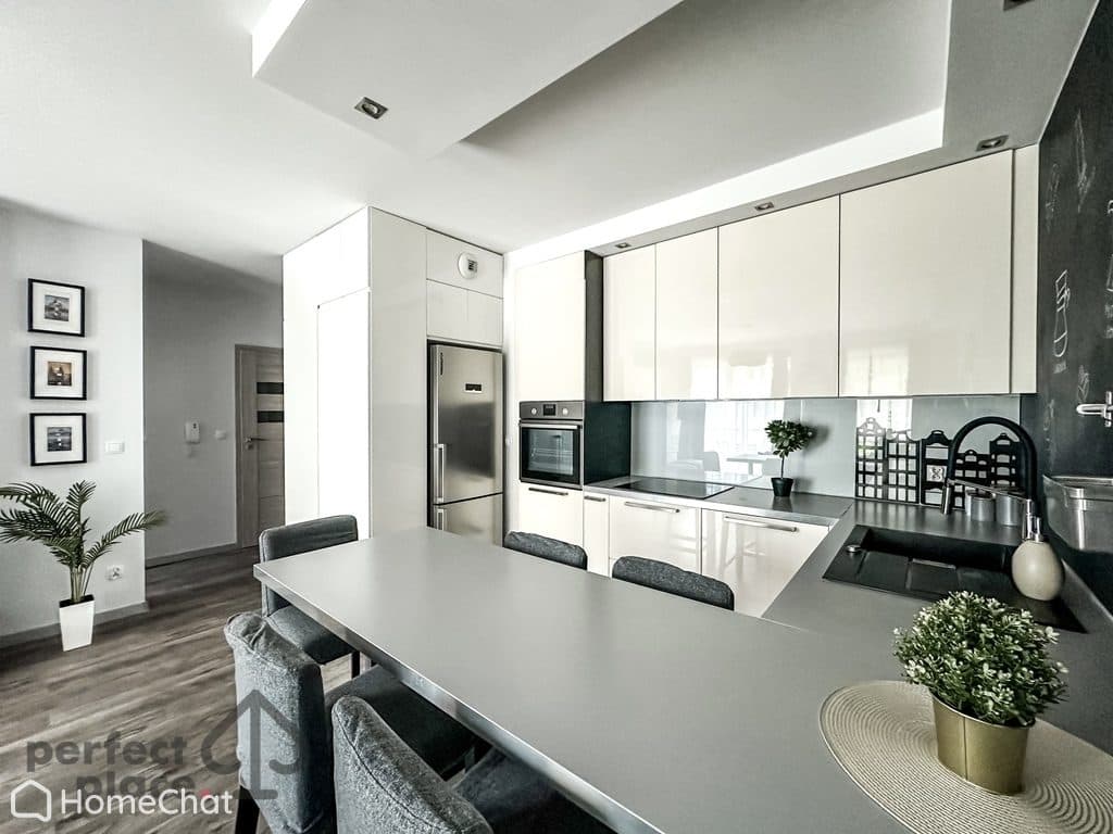 Kępa Mieszczańska_2 pokoje_balkon_miejsce post.