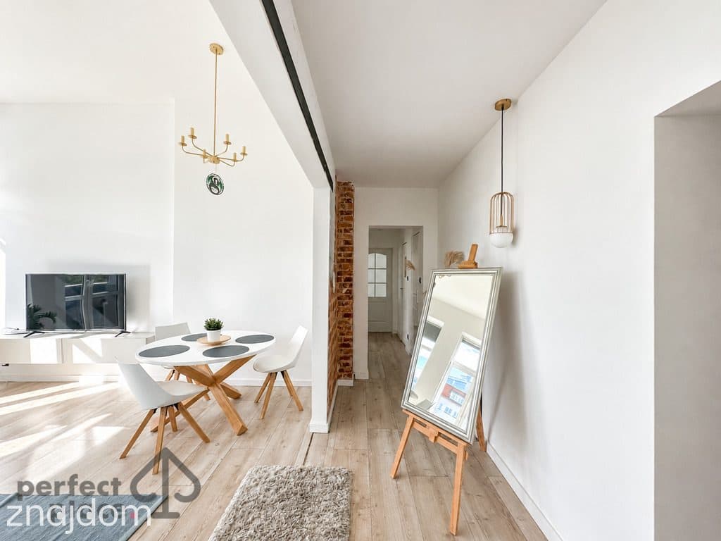 Borek_Krzyki_ul. Hallera_100m2_3 pok_balkon - zdjęcie 9
