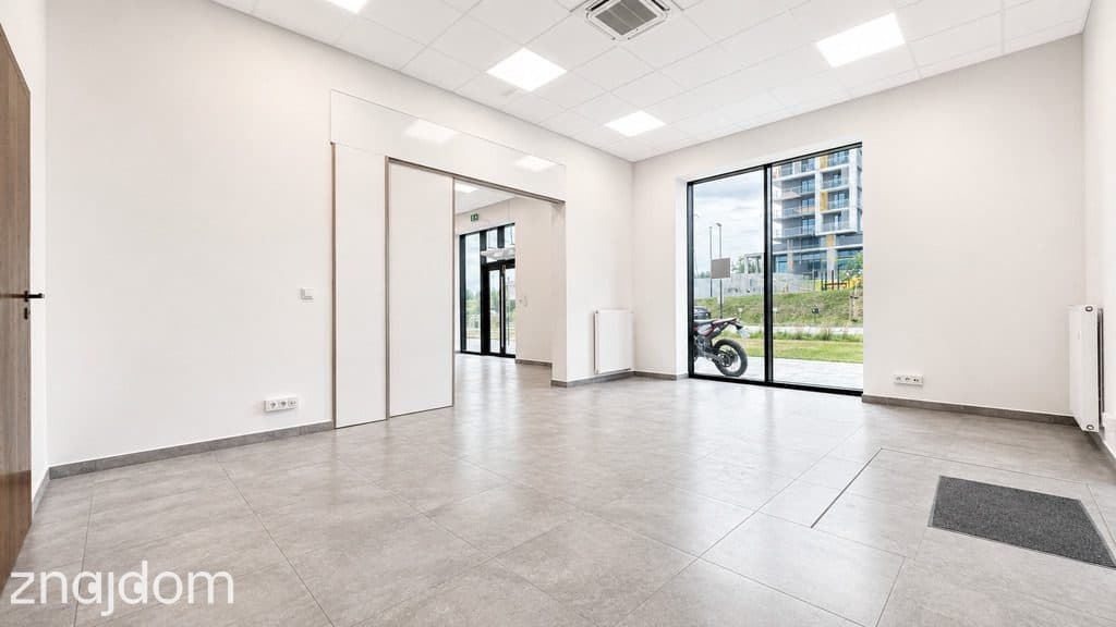 CARPATIA - Lokal 103 m² - parter+szklana witryna - zdjęcie 5