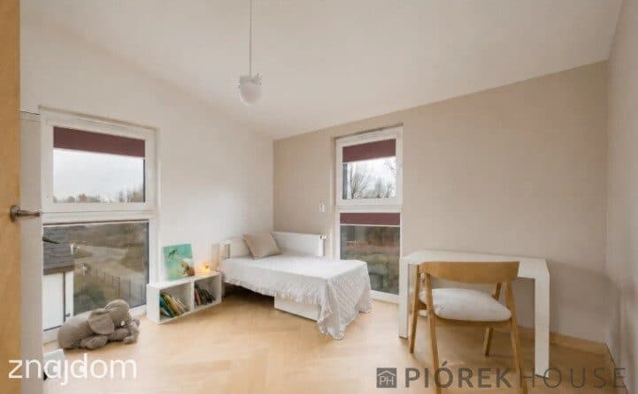 4-pokojowe mieszkanie w Wawrze - zdjęcie 6