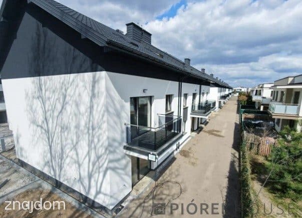 Dwupoziomowe mieszkanie w Markach - zdjęcie 8