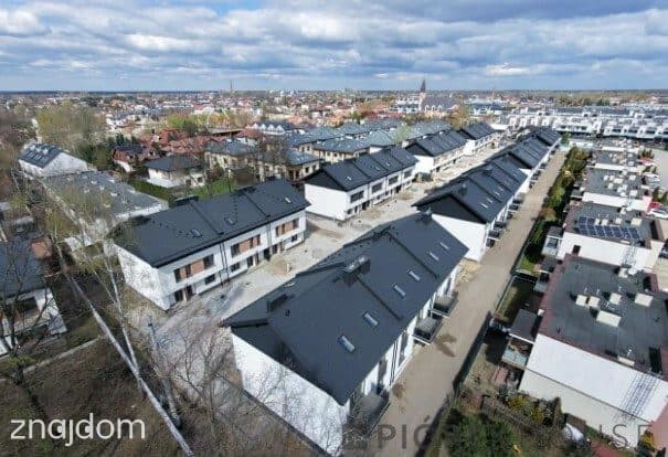 Dwupoziomowe mieszkanie w Markach - zdjęcie 10