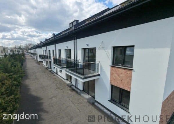 Dwupoziomowe mieszkanie w Markach - zdjęcie 12