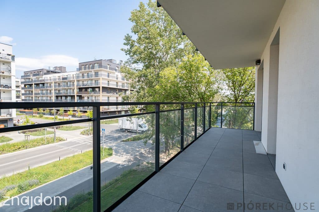 4 pokoje, piękne 87m2 + 27m2(2 balkony i taras) - zdjęcie 18