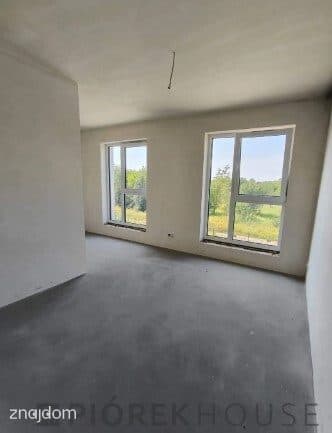 Dwupoziomowe mieszkanie w Markach - zdjęcie 5