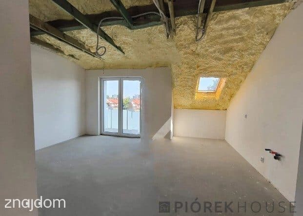 Dwupoziomowe mieszkanie w Markach - zdjęcie 10