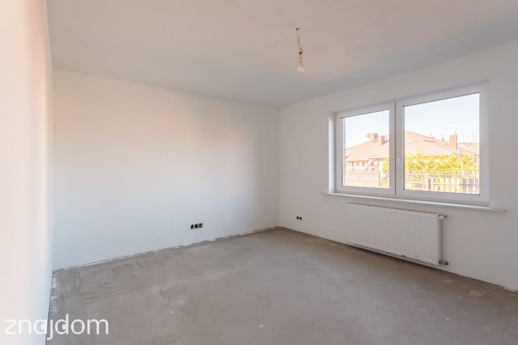 Dom 151 m² dwulokalowy w Kobyłce do wykończenia. - zdjęcie 2