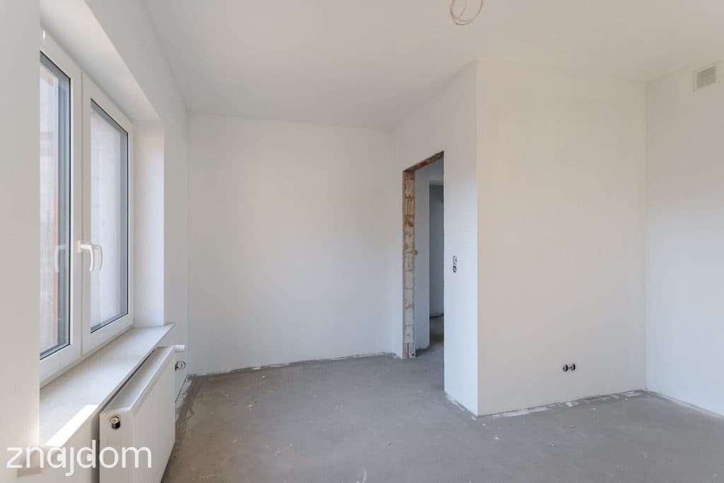 Dom 151 m² dwulokalowy w Kobyłce do wykończenia. - zdjęcie 4