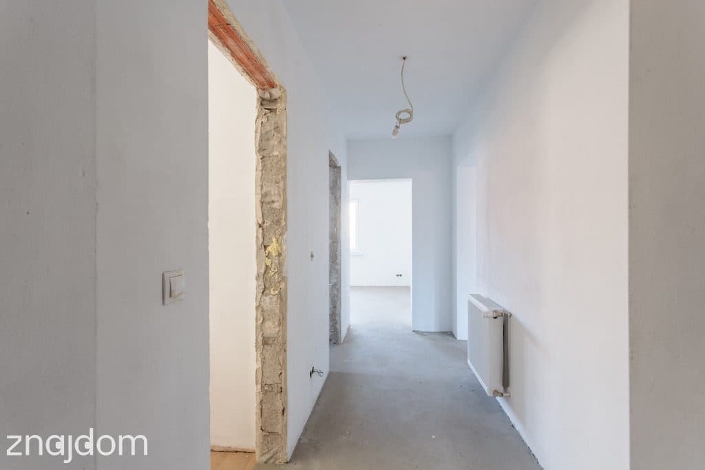 Dom 151 m² dwulokalowy w Kobyłce do wykończenia. - zdjęcie 9