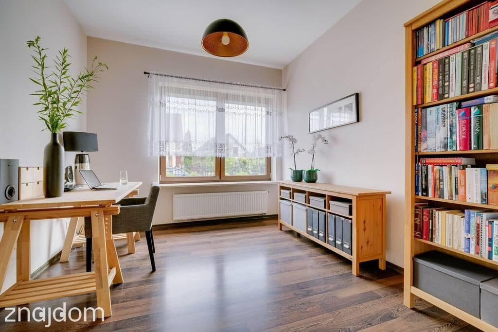 Zadbany, funkcjonalny dom w Bramkach - zdjęcie 13